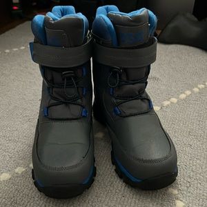 Men’s Snow Boots Size 7